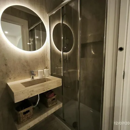 Tvm Simple In Old Lisboa