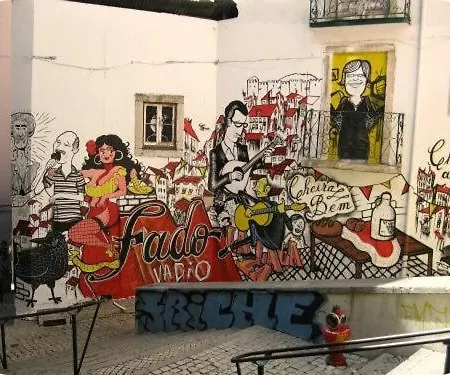 Tvm Simple In Old Apartman